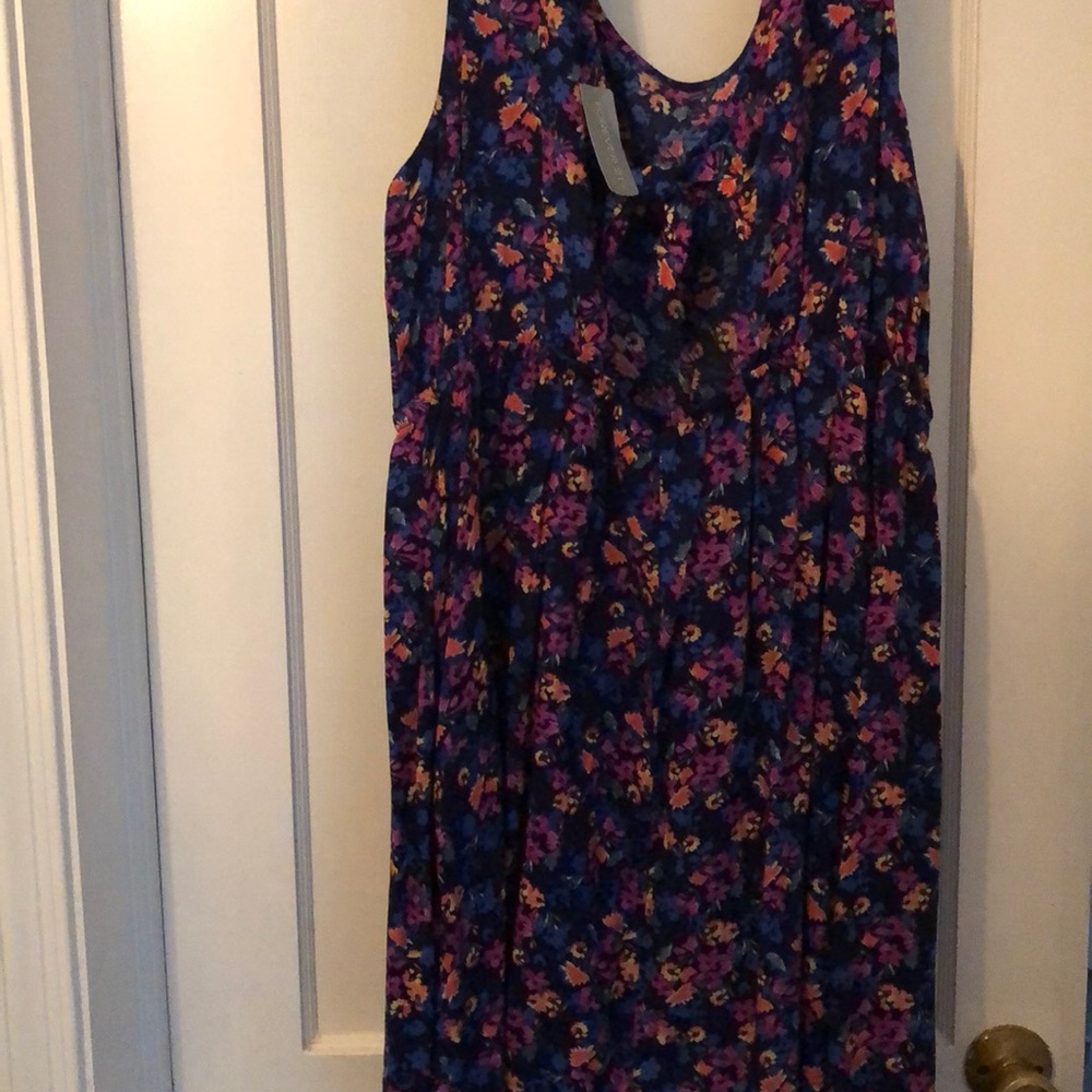 NWT Forever 21 plus floral dress - Picture 2 of 3